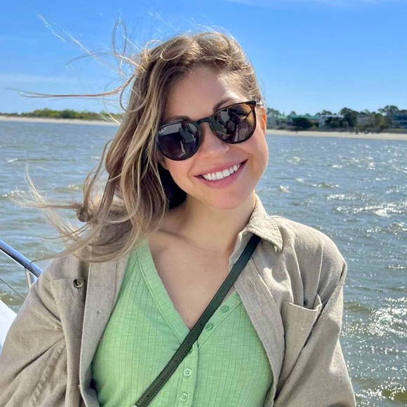 Meet your Posher, Erica - Picture 1 of 1